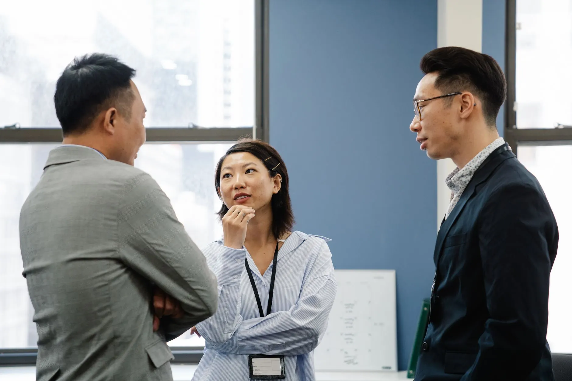 工业设备变频器选型对比：技术参数与节能效果分析